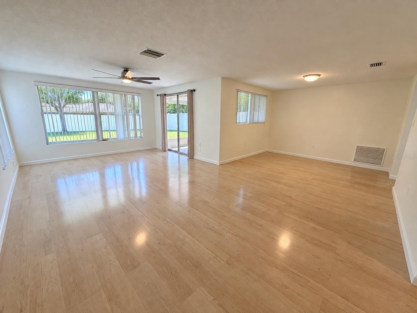 10118 HOLLY DR