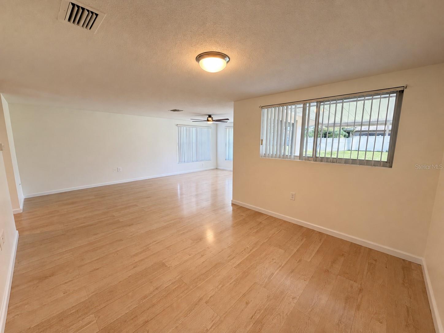 10118 HOLLY DR