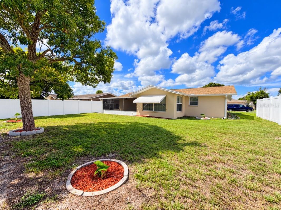 10118 HOLLY DR