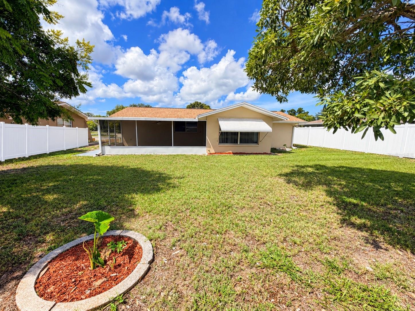 10118 HOLLY DR