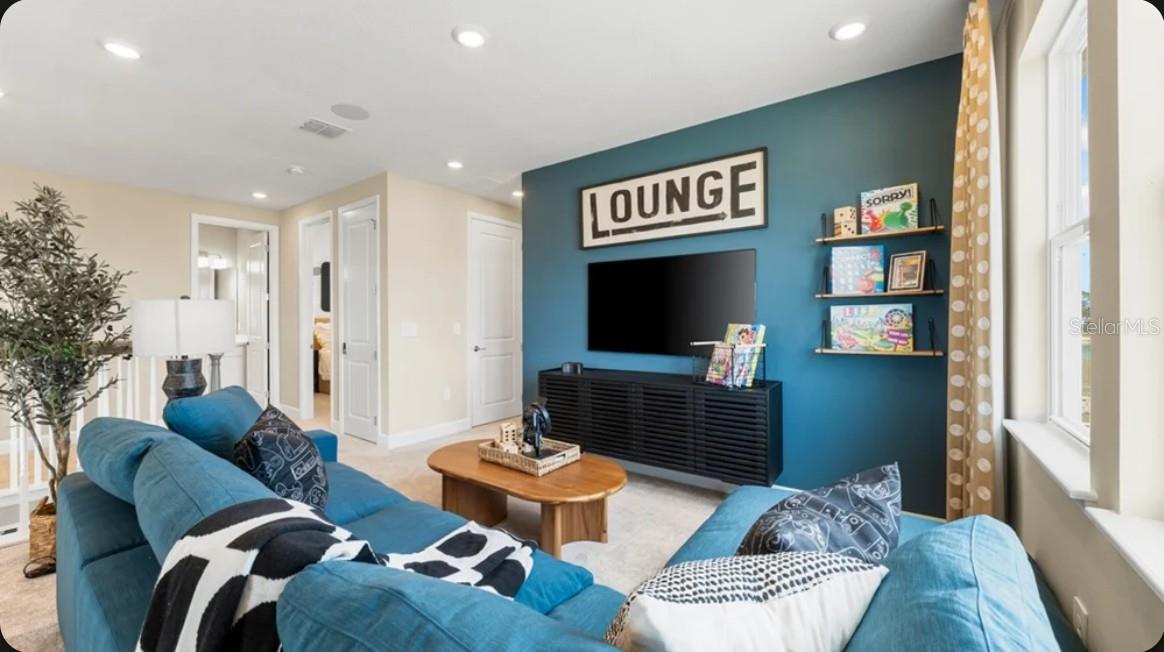 829 STEEL DR