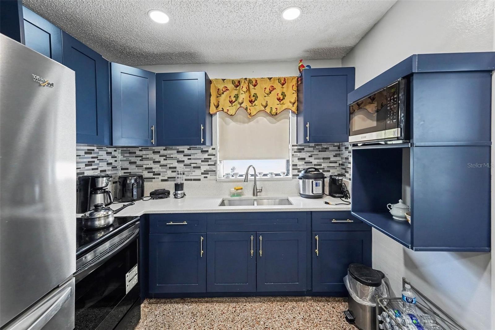 4916 ELDORADO DR