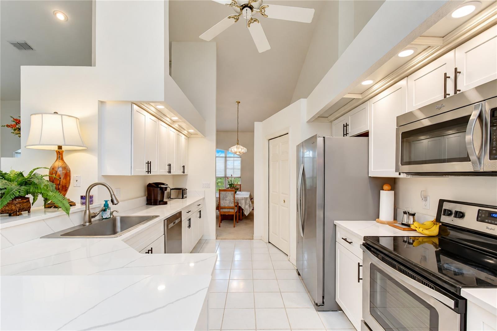 2255 EAGLE BLUFF DR