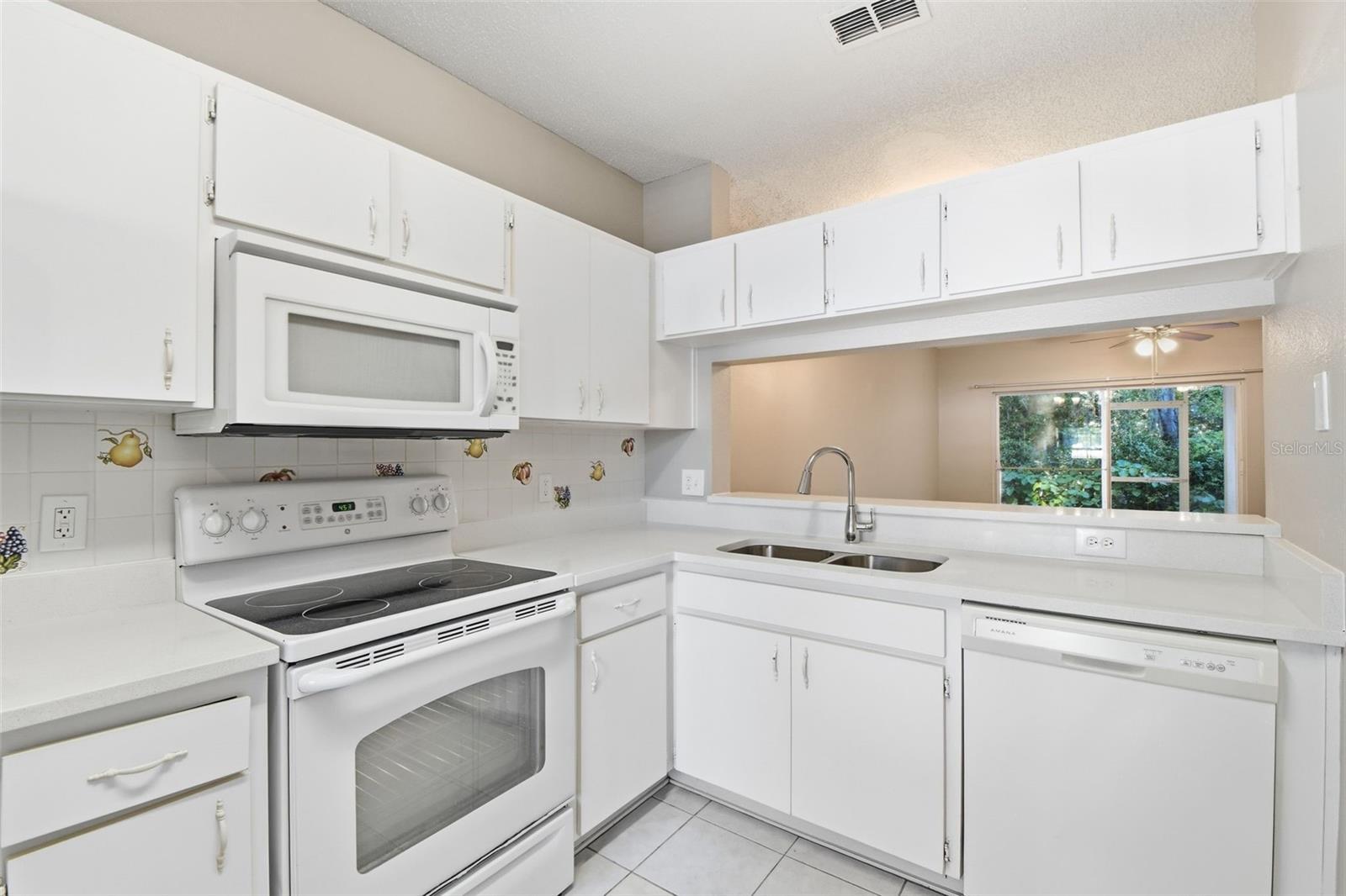 5512 CARROLLWOOD KEY DR