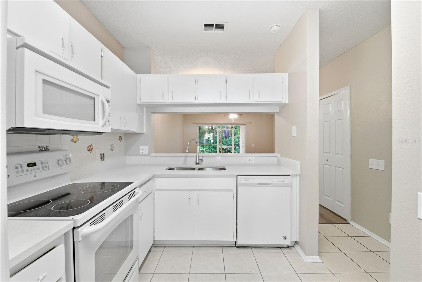 5512 CARROLLWOOD KEY DR