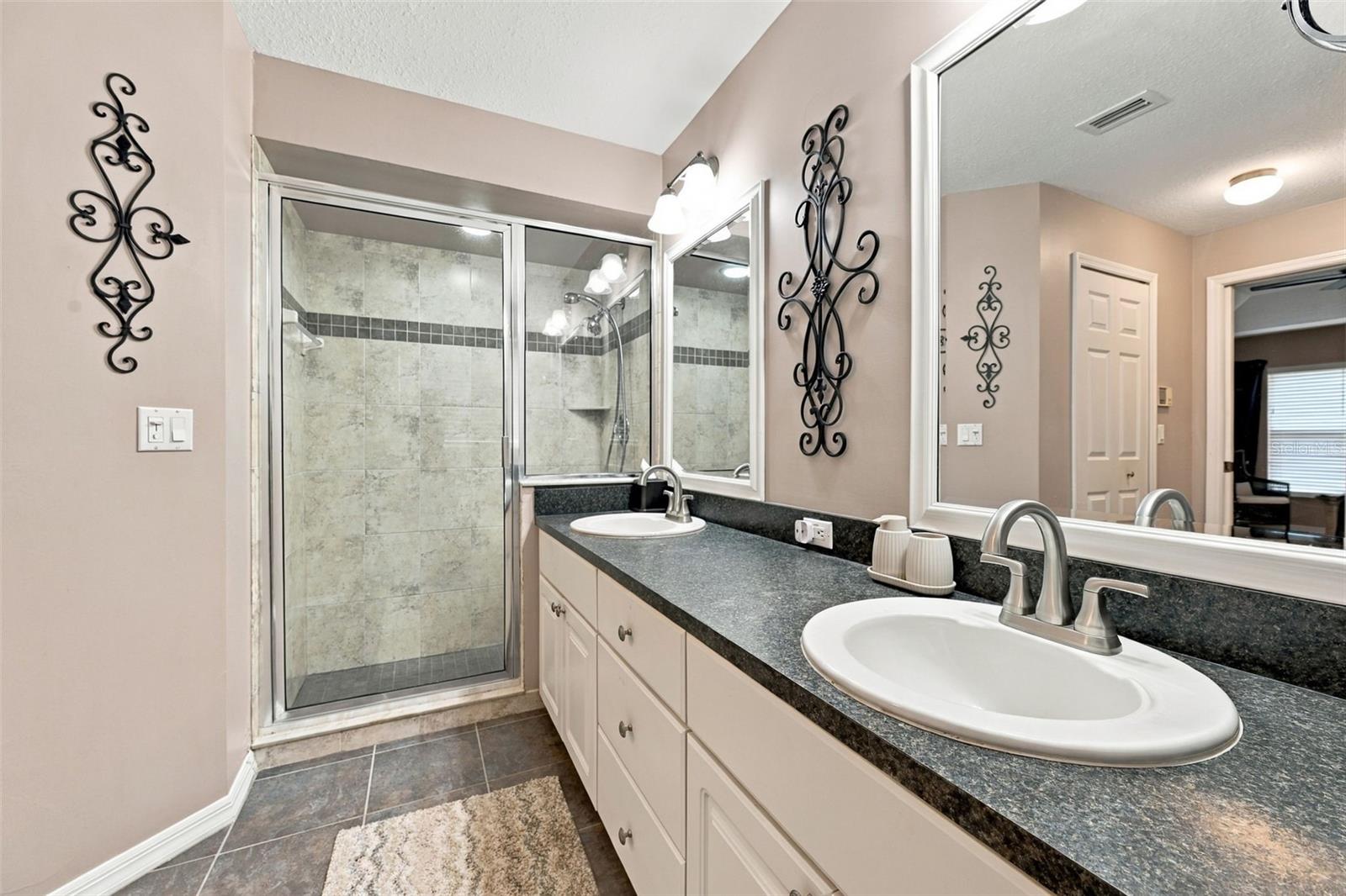 1411 STROUD CT