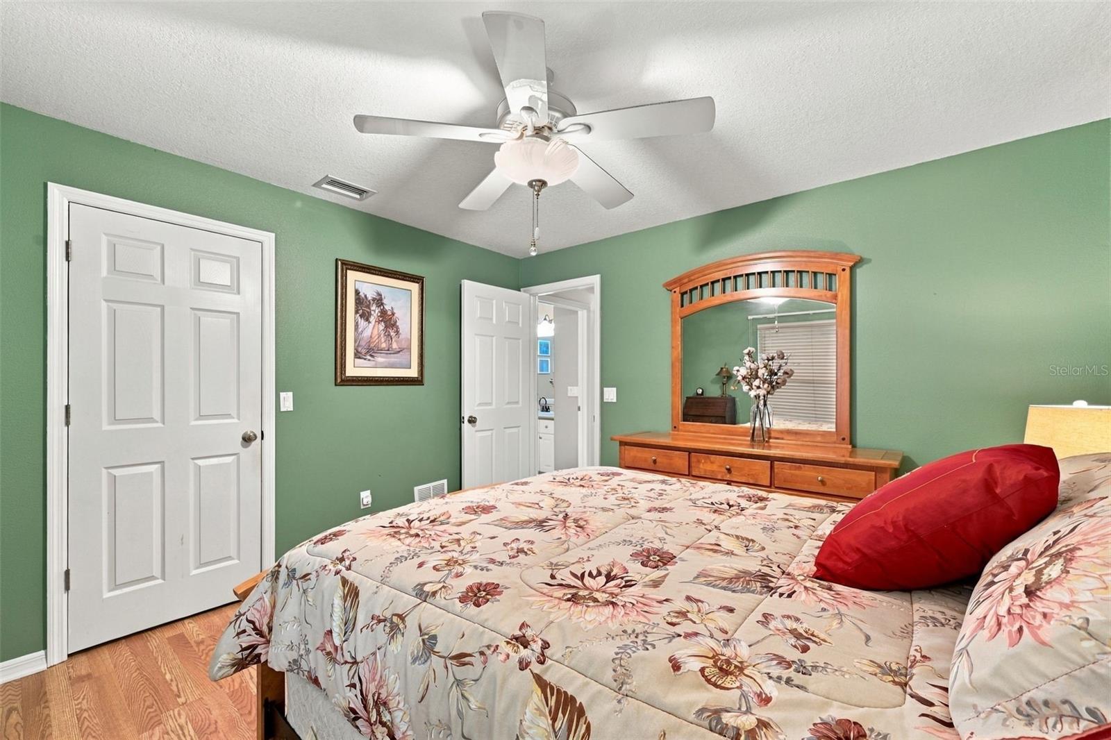 1411 STROUD CT