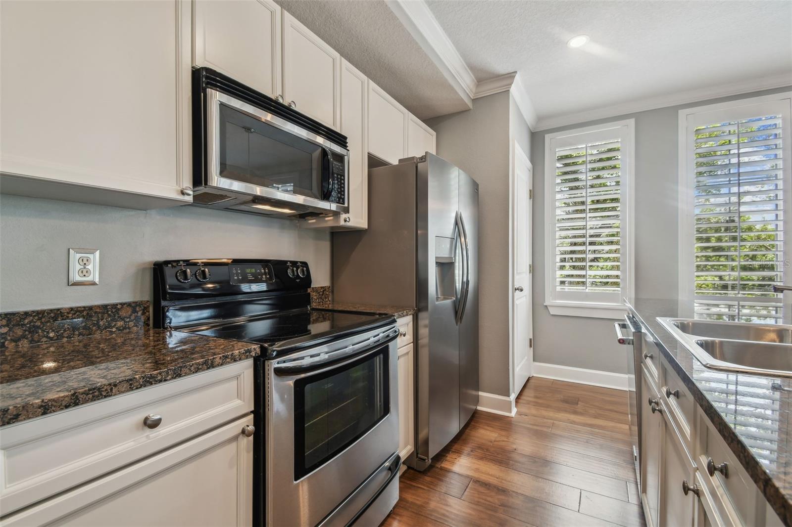 435 S OREGON AVE #304