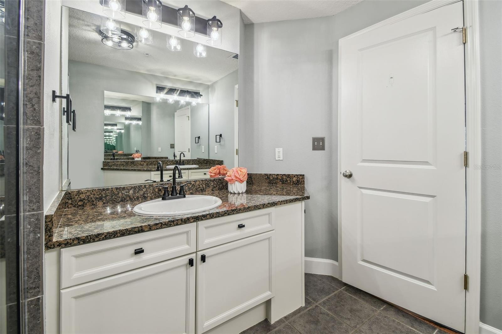 435 S OREGON AVE #304