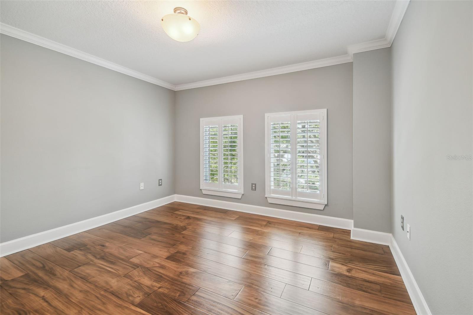 435 S OREGON AVE #304