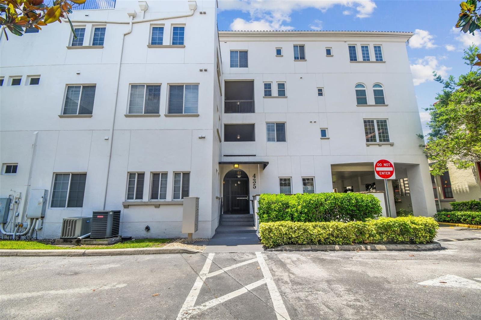 435 S OREGON AVE #304