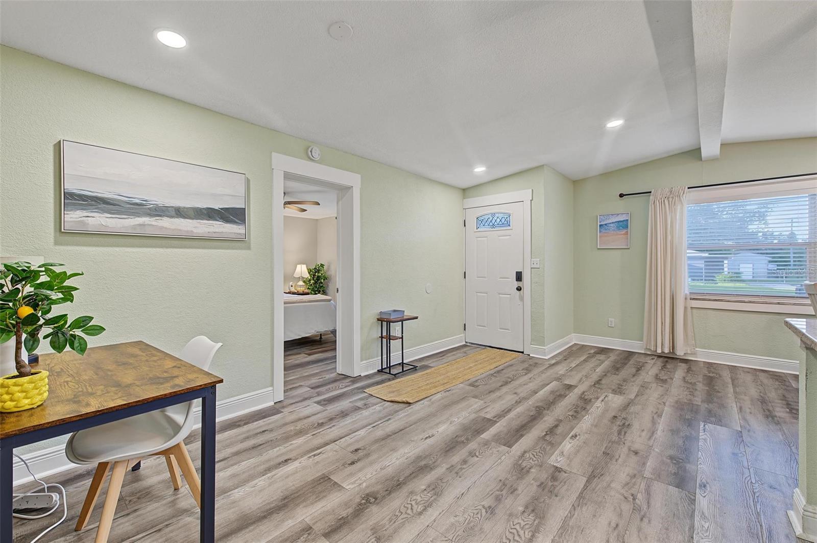2109 E FLORA STREET