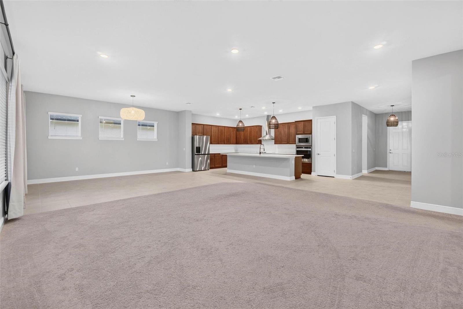 6035 NIKKI LN
