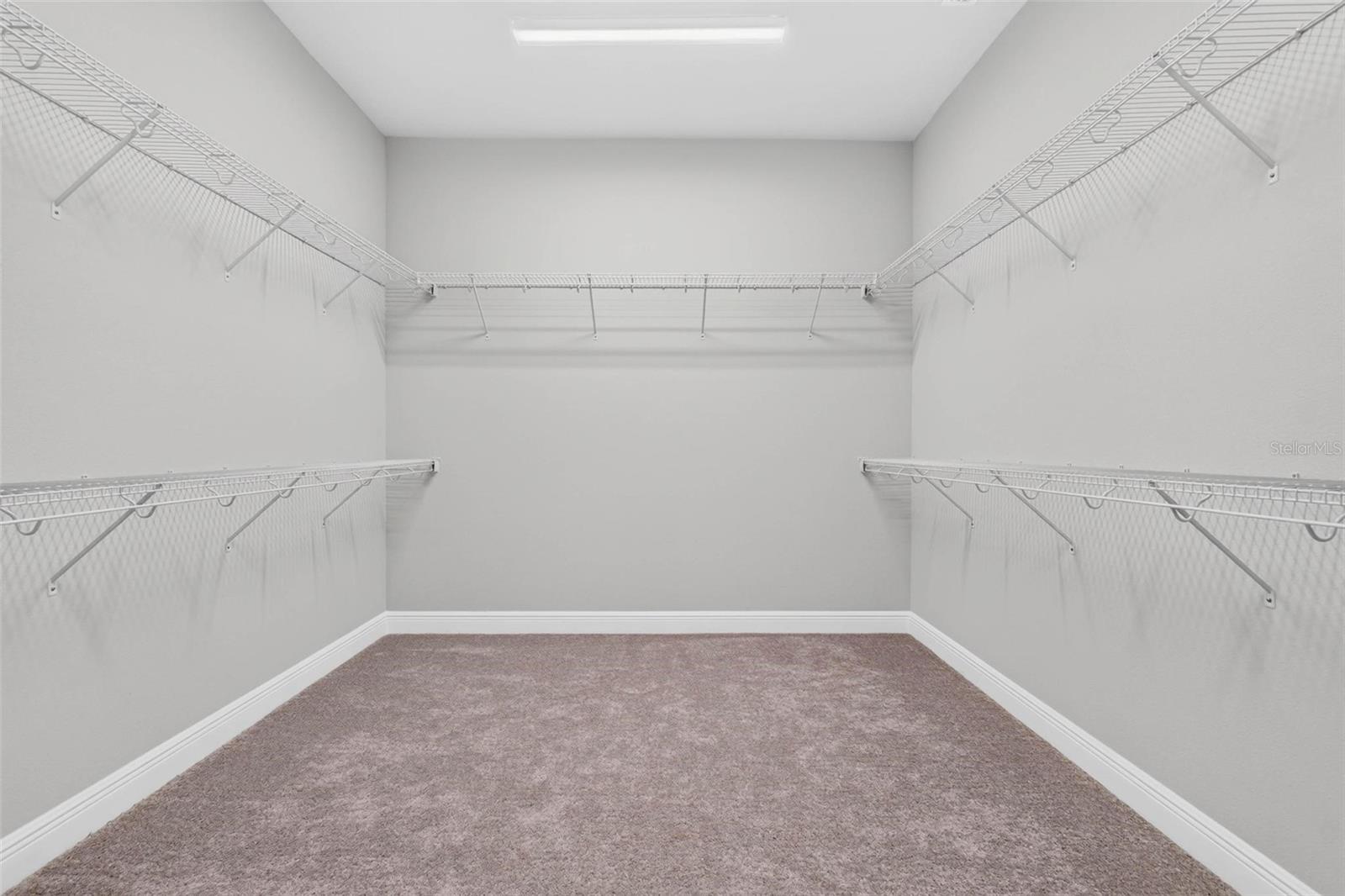 6035 NIKKI LN