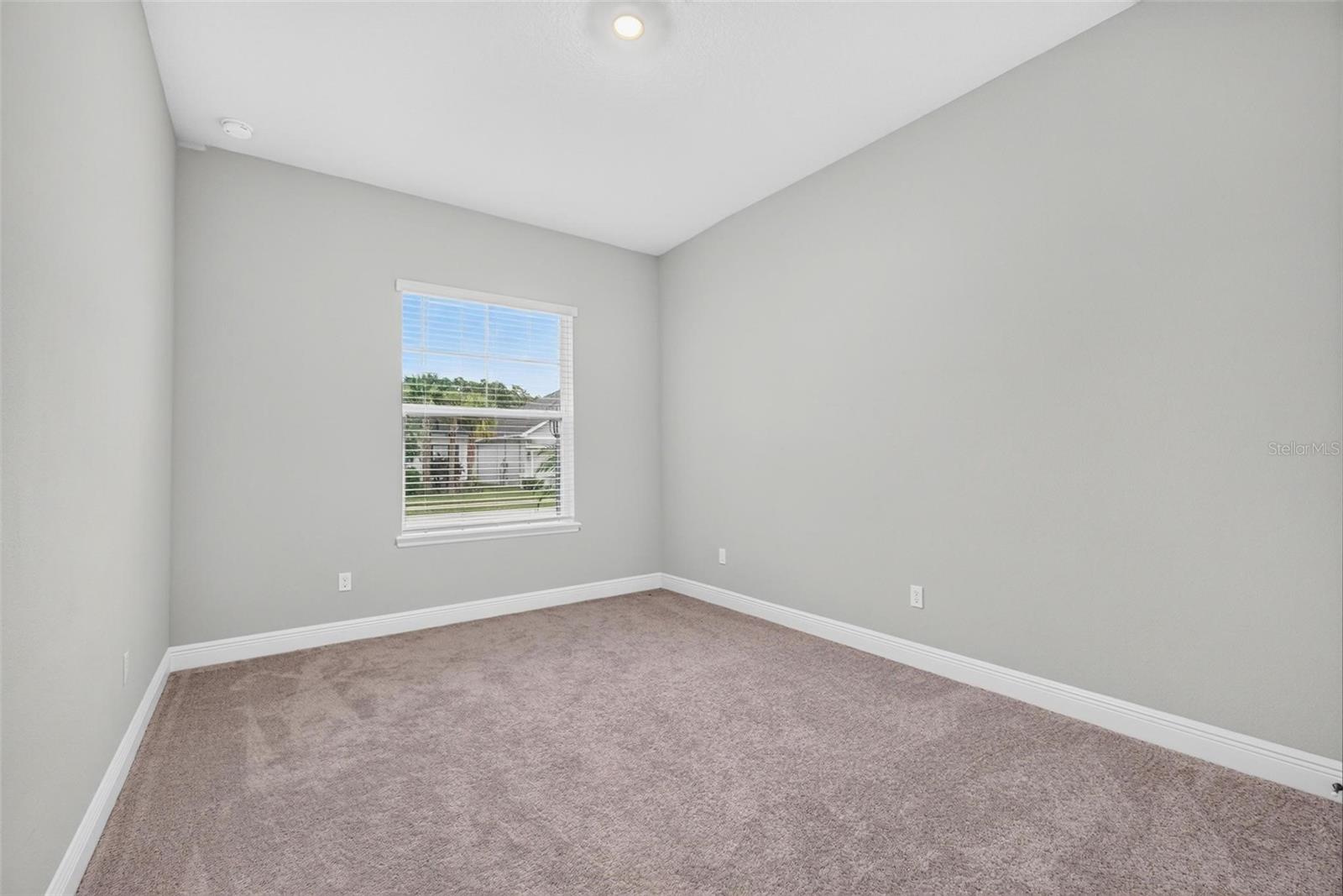 6035 NIKKI LN
