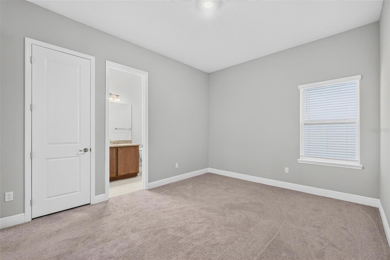 6035 NIKKI LN