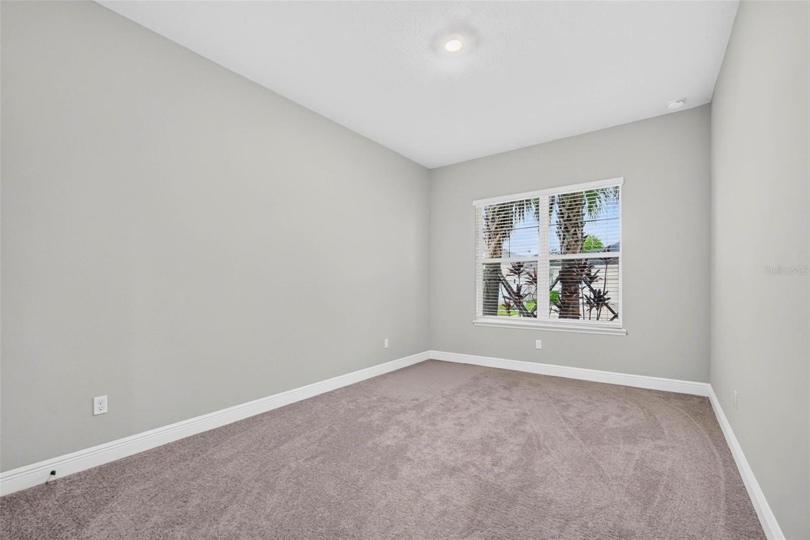 6035 NIKKI LN