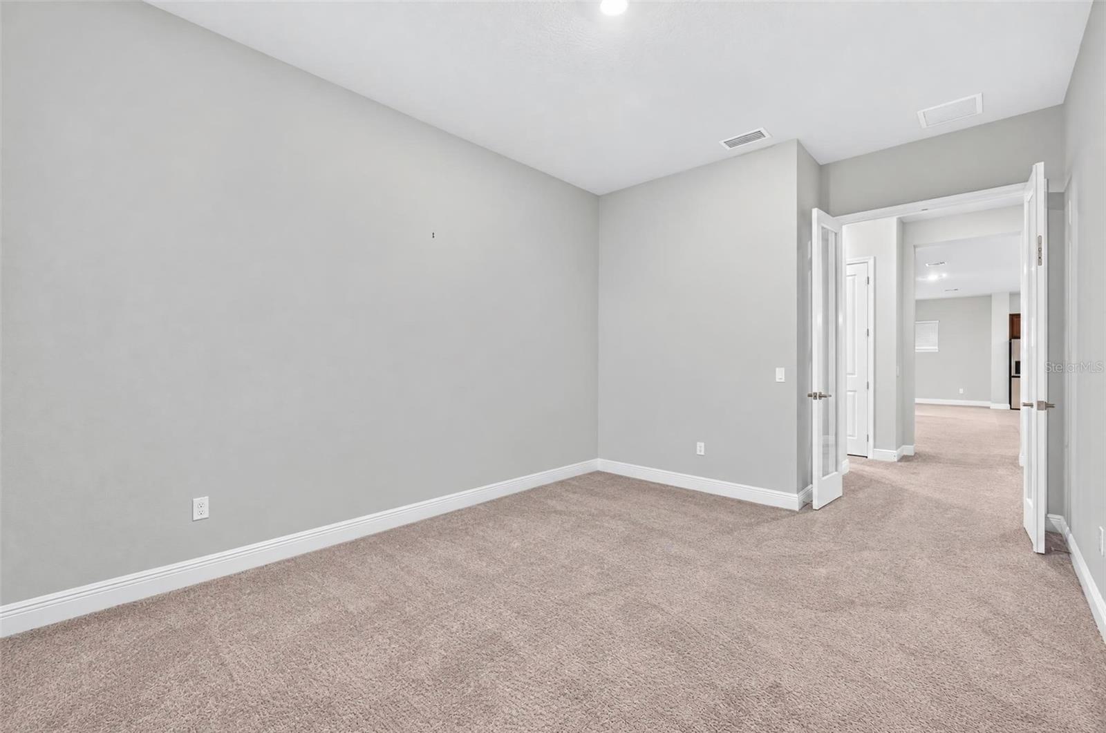 6035 NIKKI LN