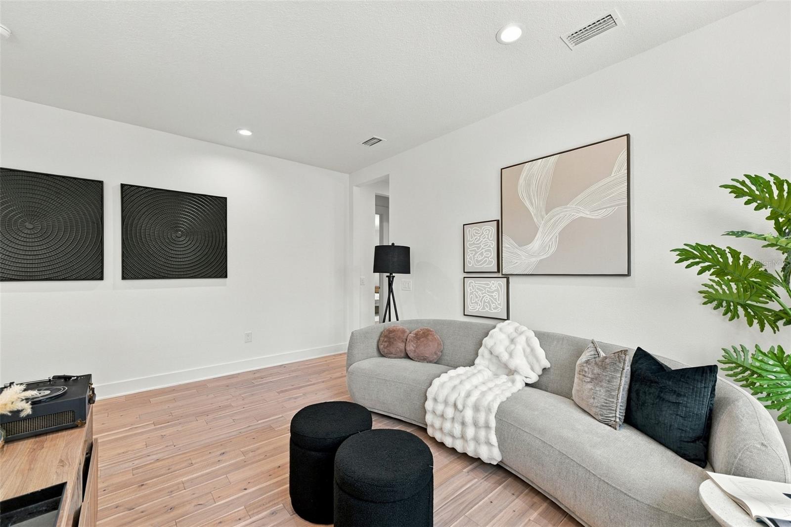 3201 W WYOMING AVE
