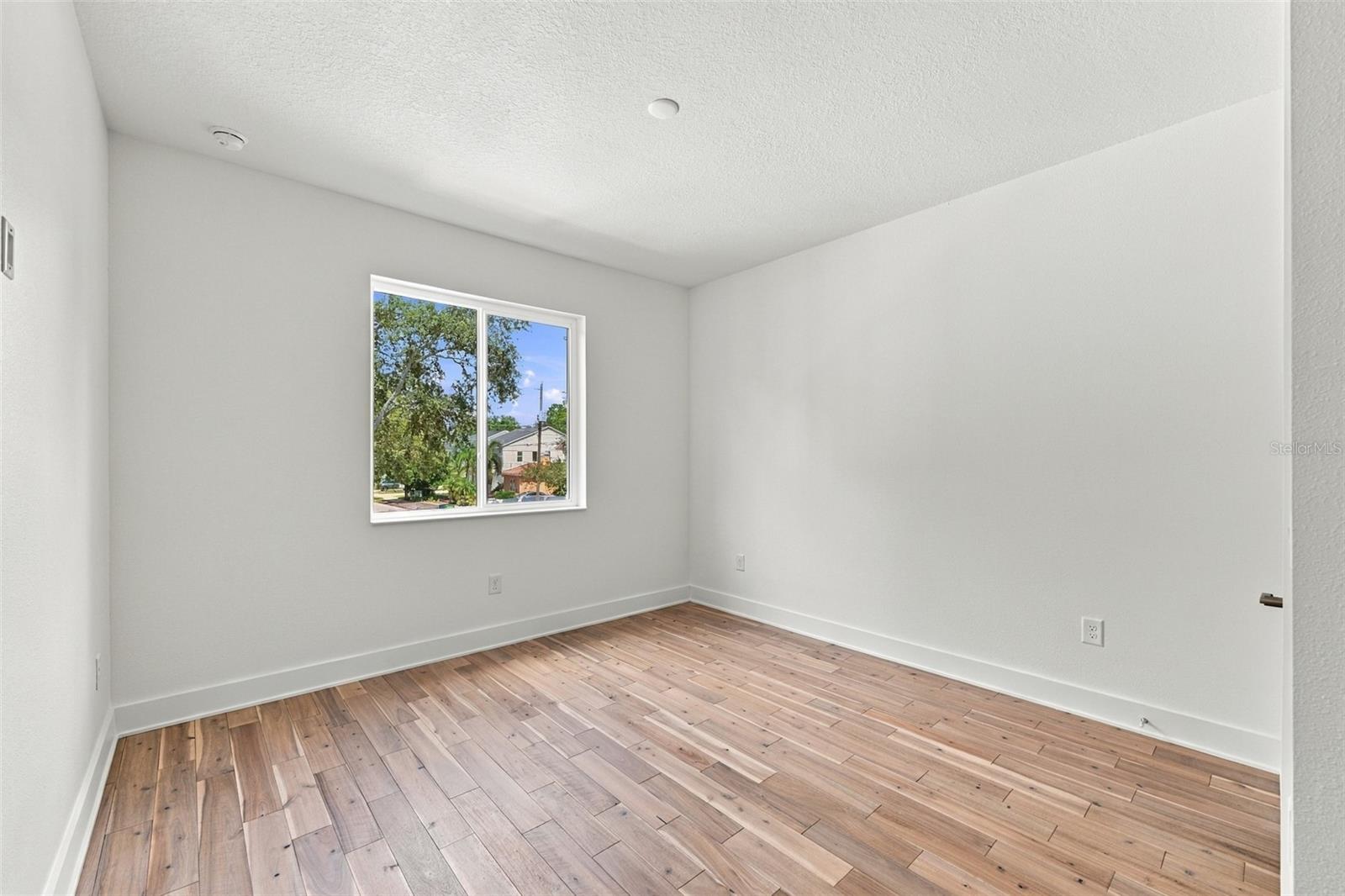 3201 W WYOMING AVE