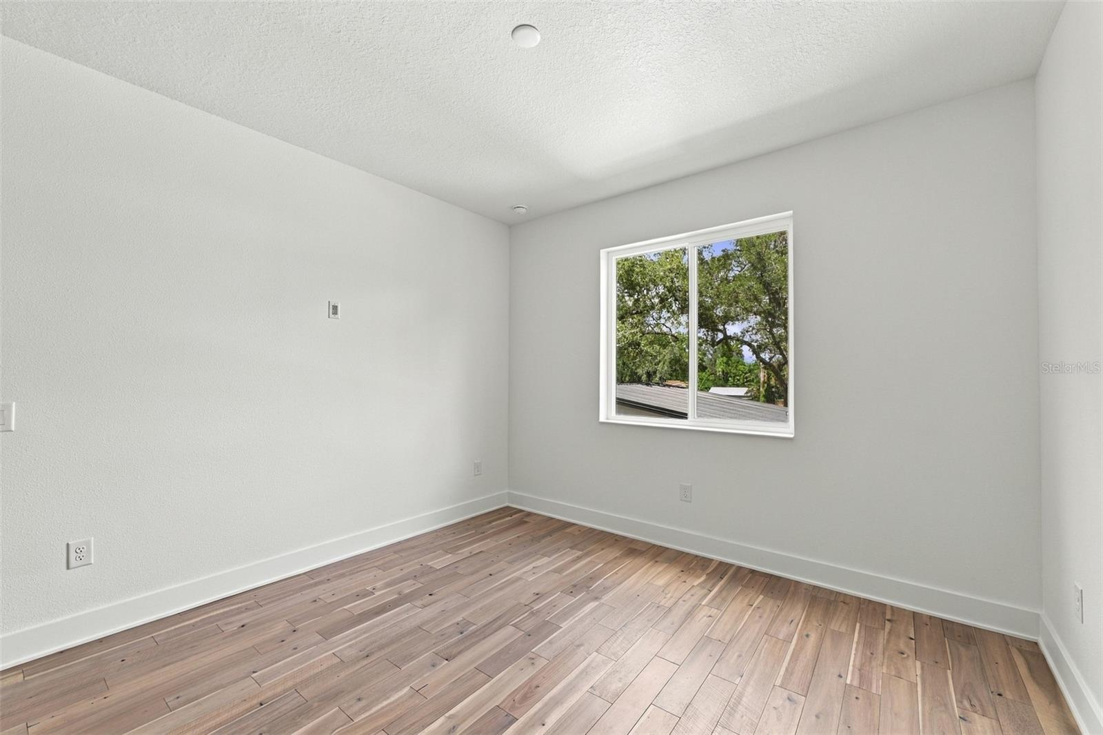 3201 W WYOMING AVE