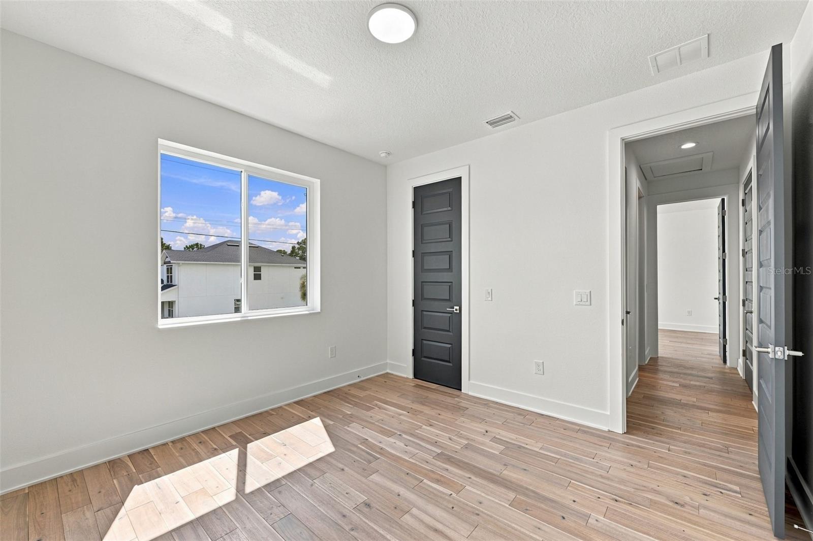 3201 W WYOMING AVE