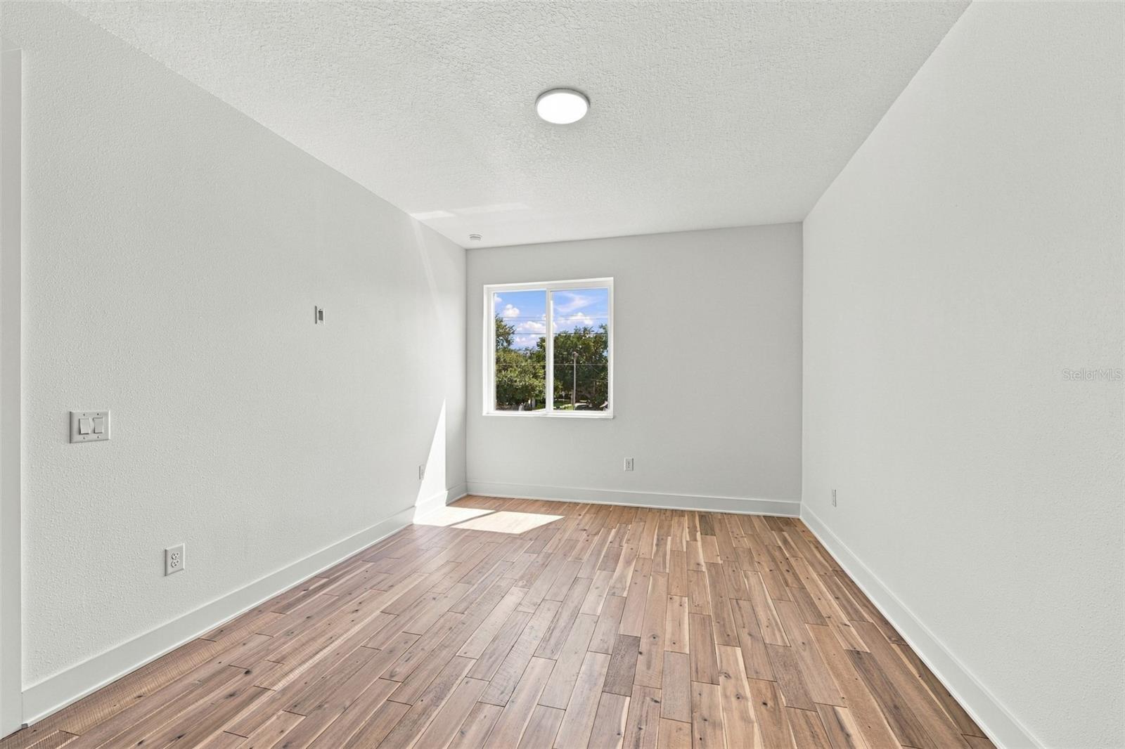 3201 W WYOMING AVE