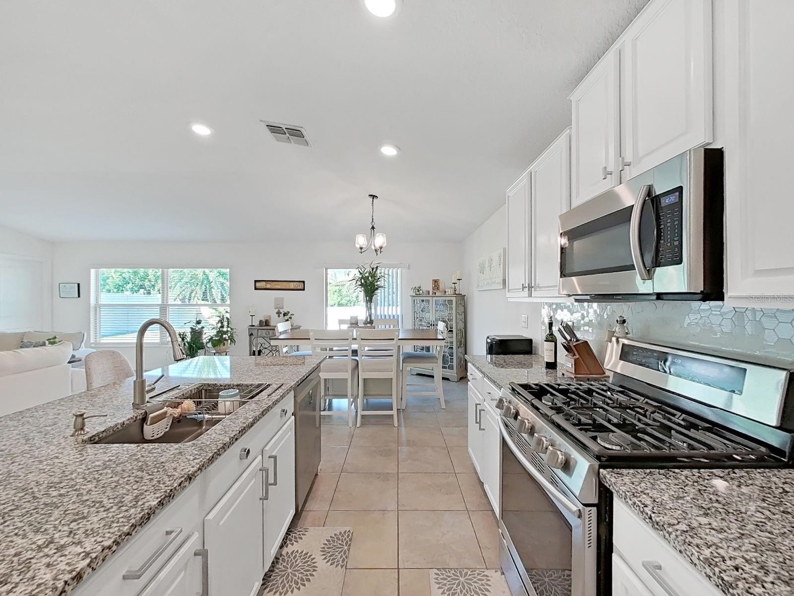 5037 WHITE CHICORY DR