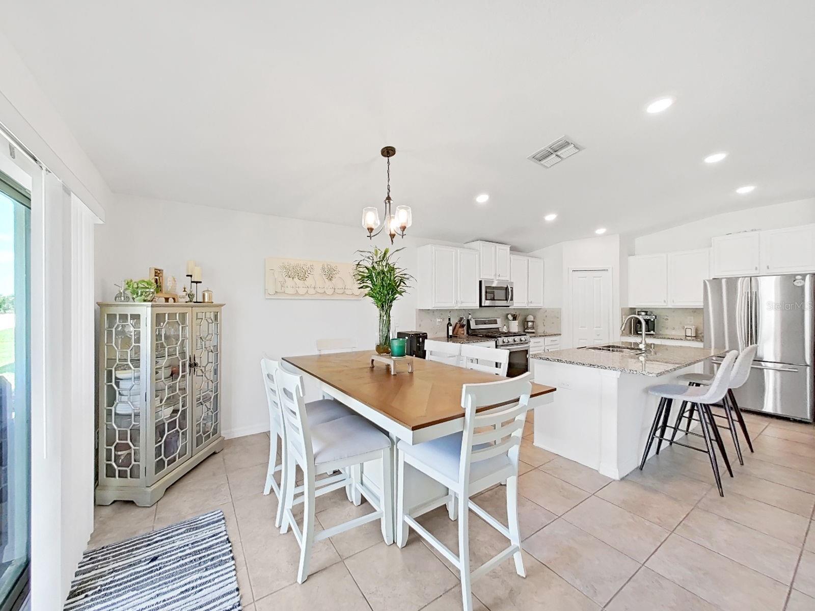 5037 WHITE CHICORY DR