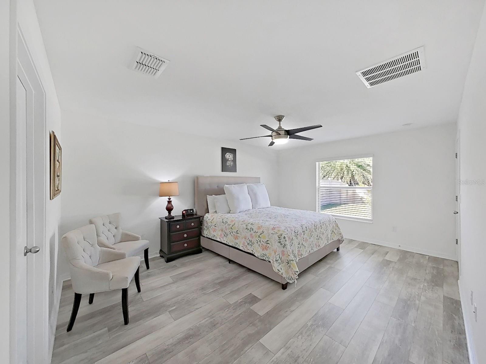 5037 WHITE CHICORY DR