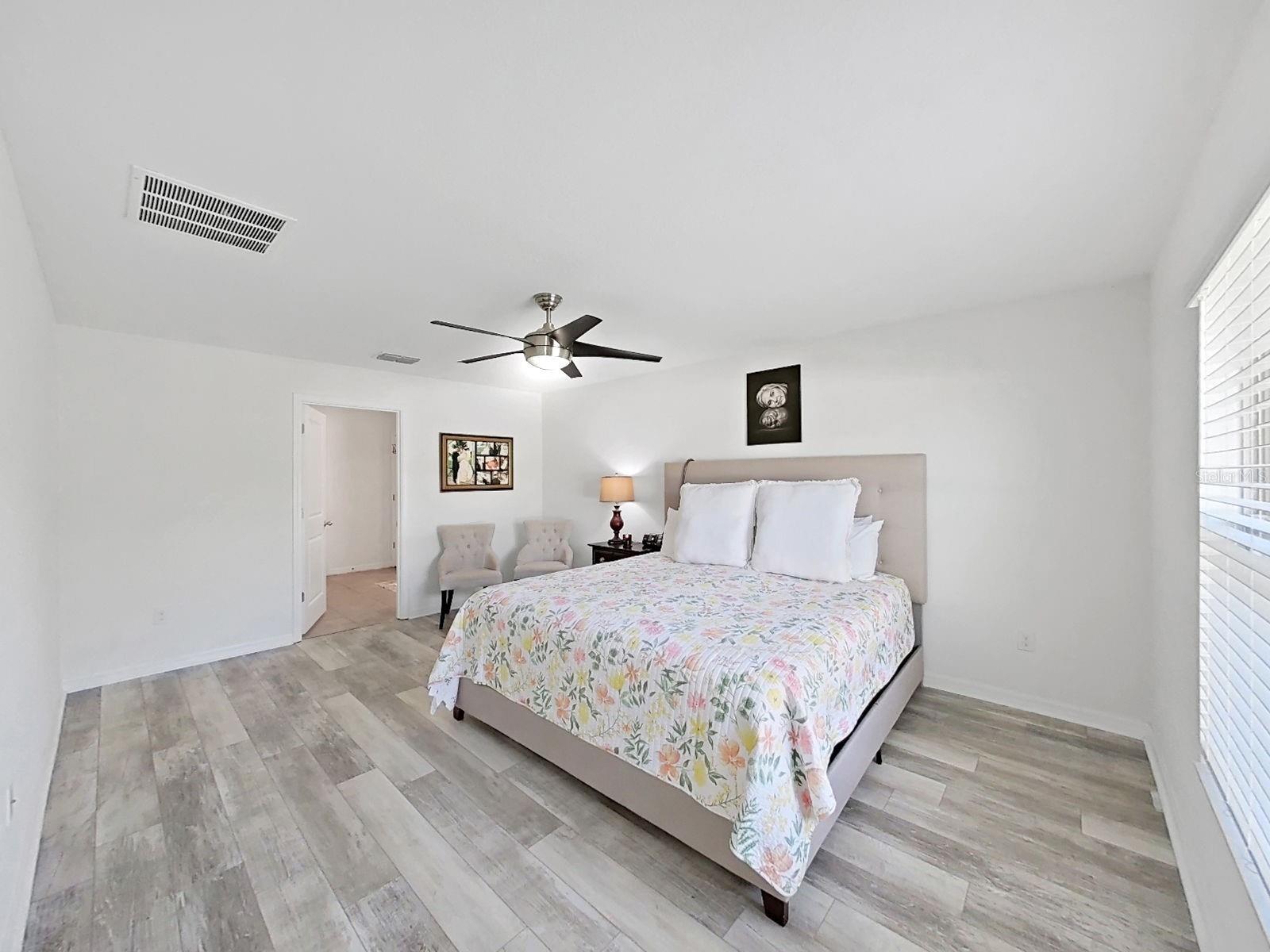 5037 WHITE CHICORY DR