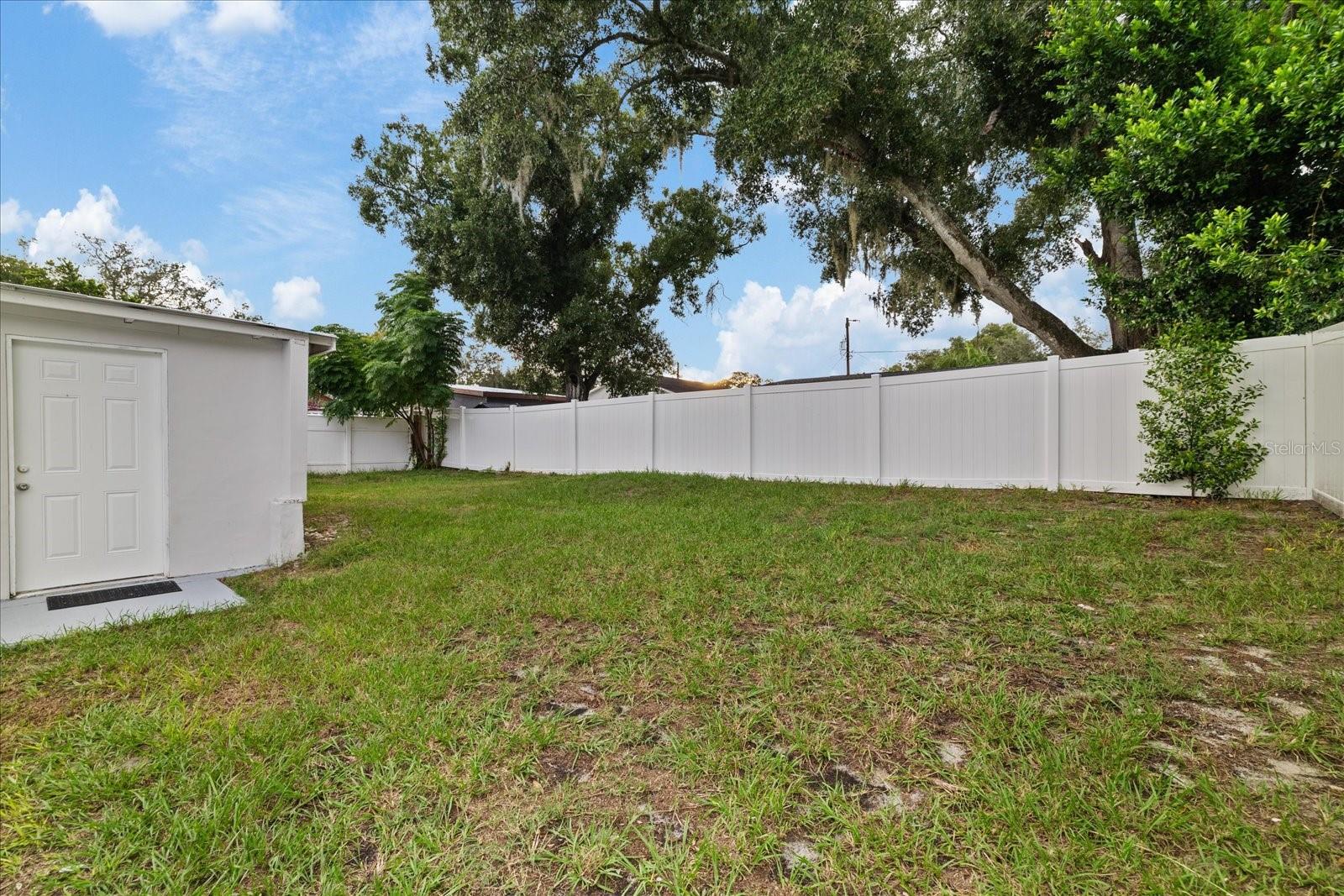 9410 N VALLE DR