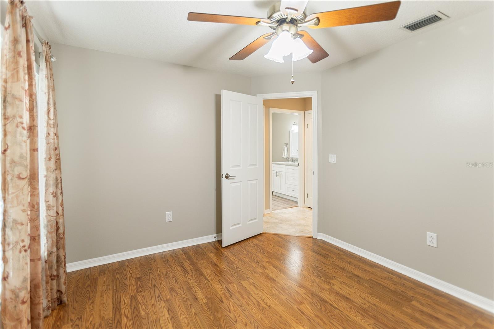 28402 OPENFIELD LOOP