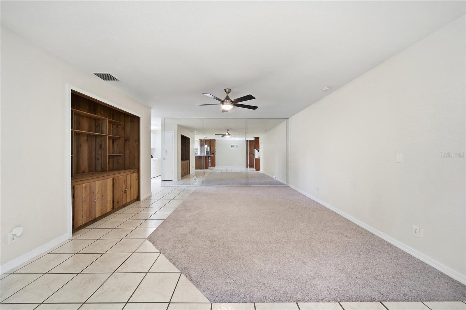 9401 N ROME CIR