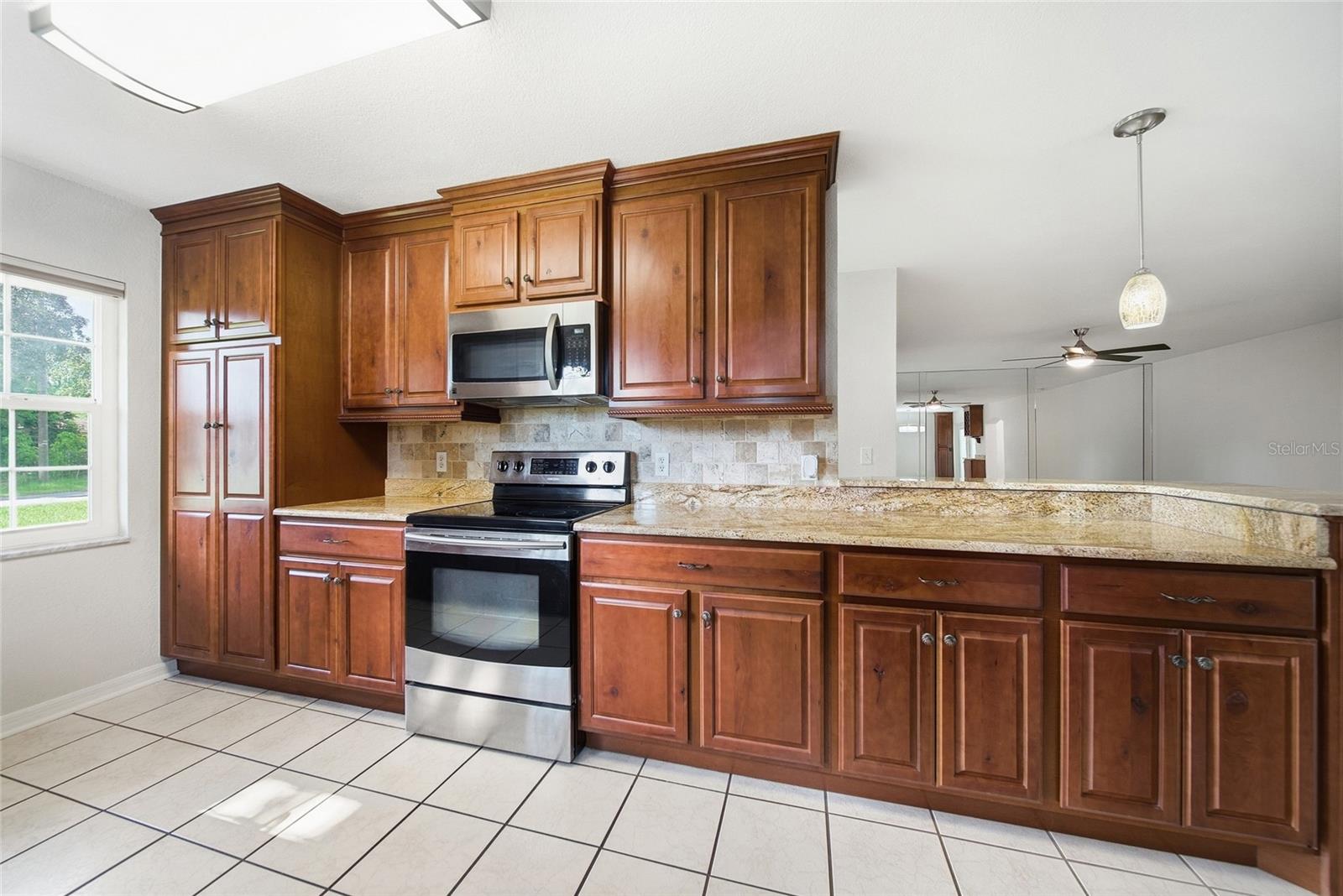 9401 N ROME CIR