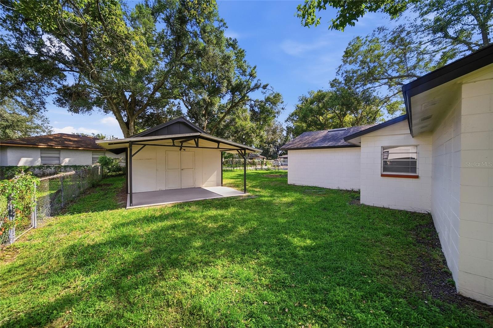 9401 N ROME CIR