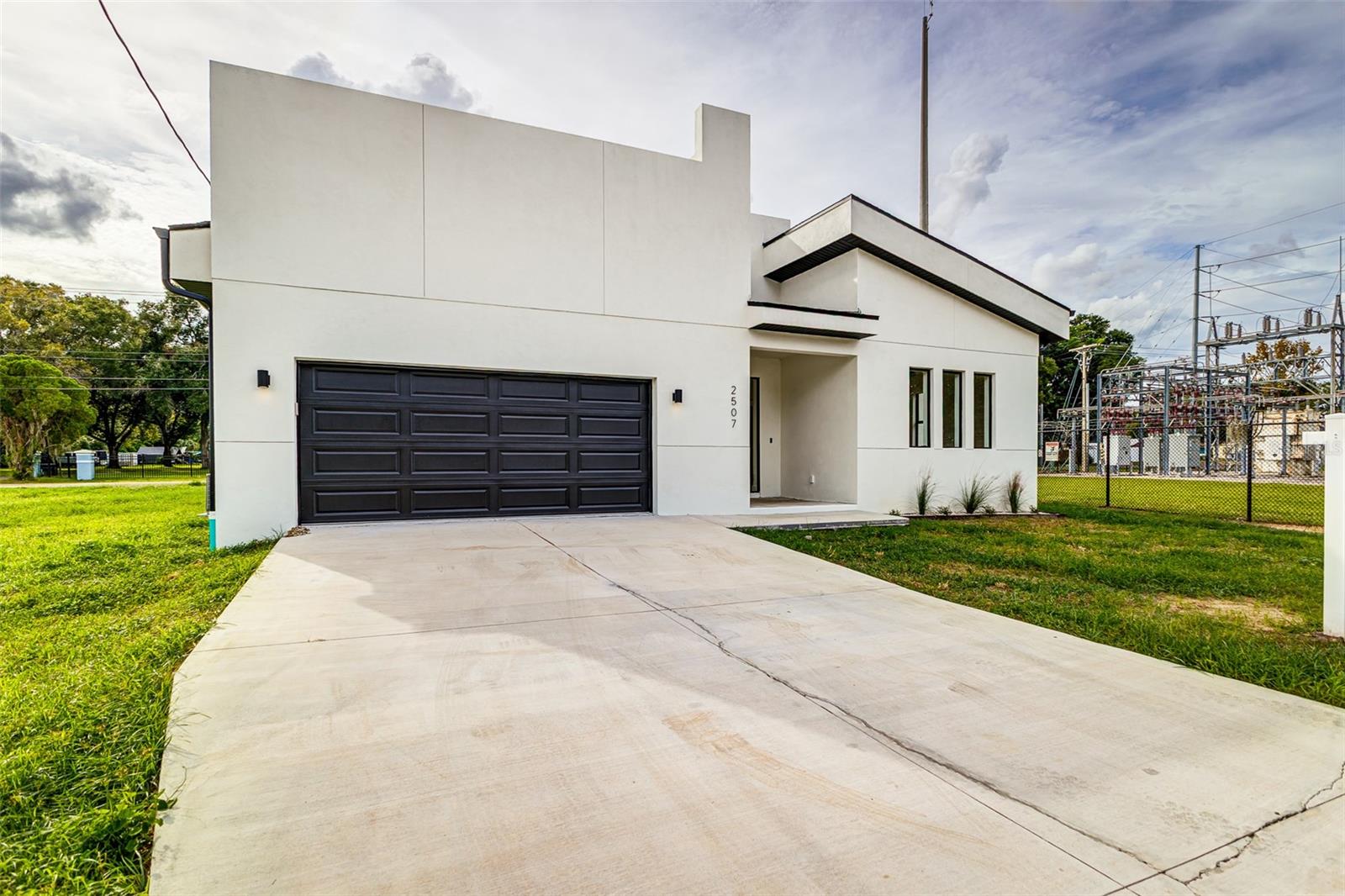 2507 FAIRVIEW AVE
