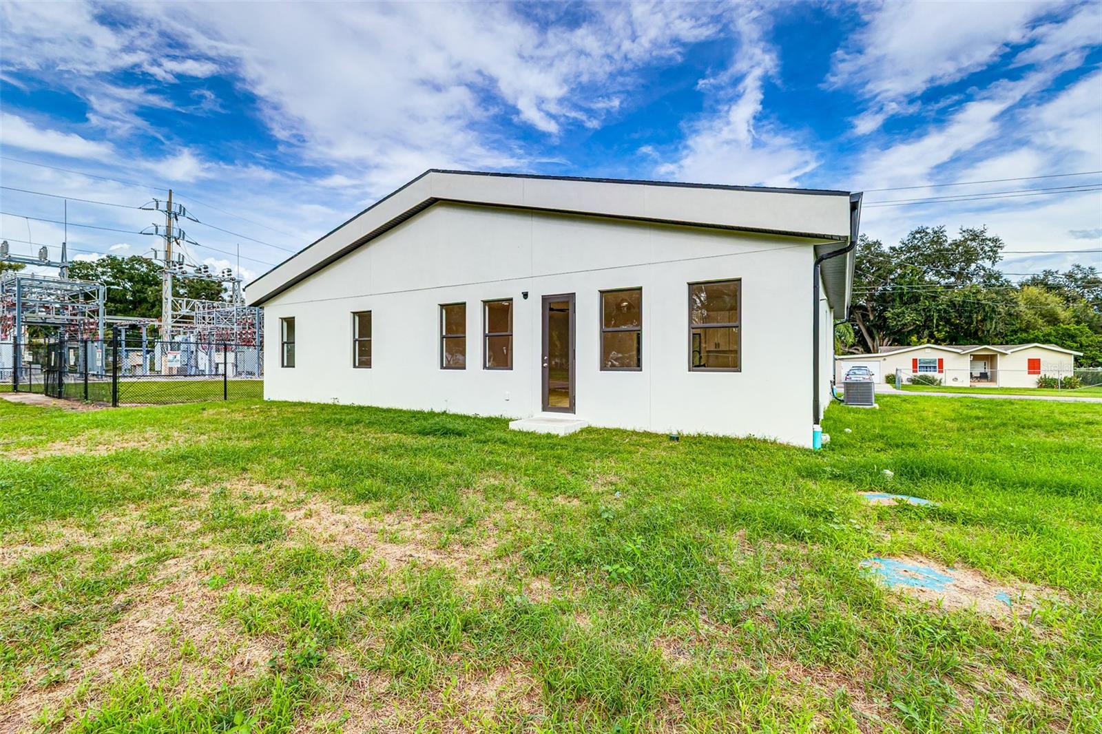 2507 FAIRVIEW AVE