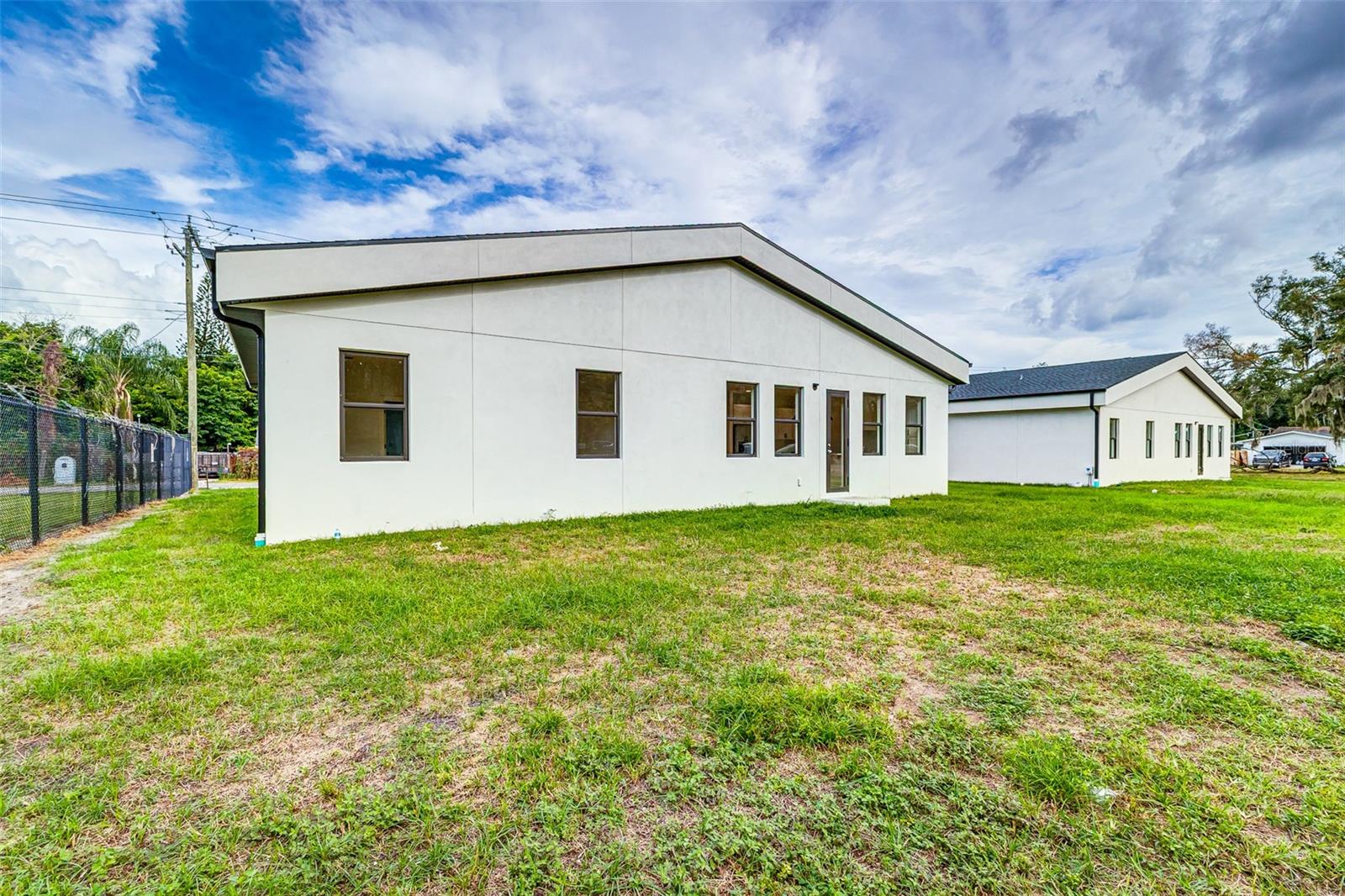 2507 FAIRVIEW AVE