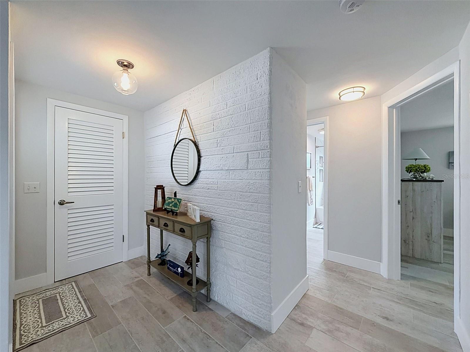6618 LEESIDE ISLE