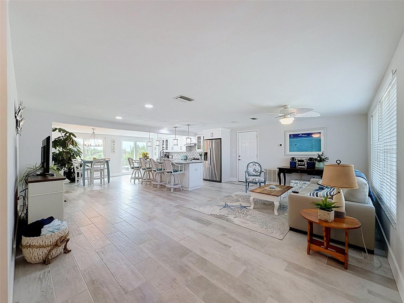 6618 LEESIDE ISLE