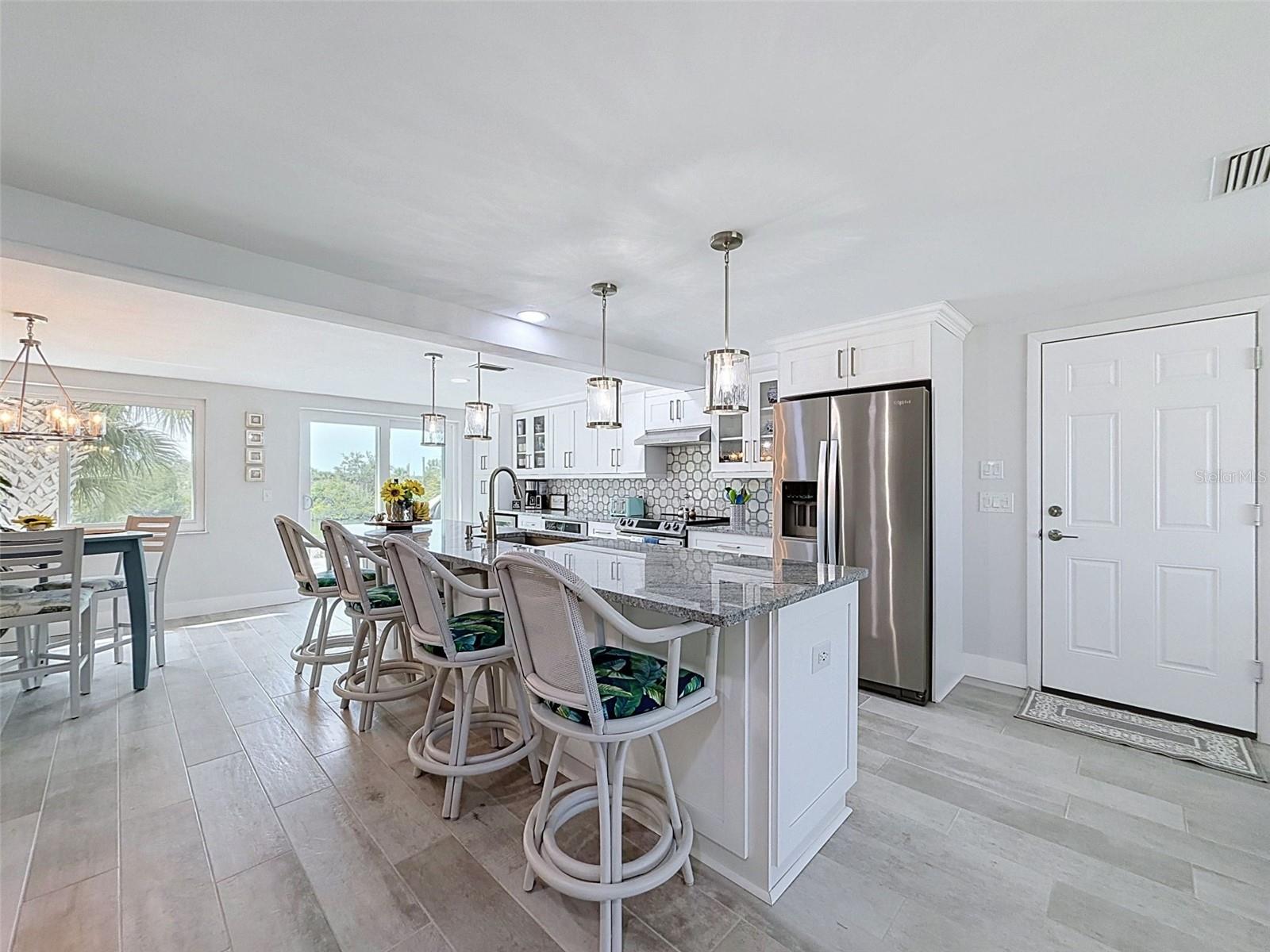 6618 LEESIDE ISLE