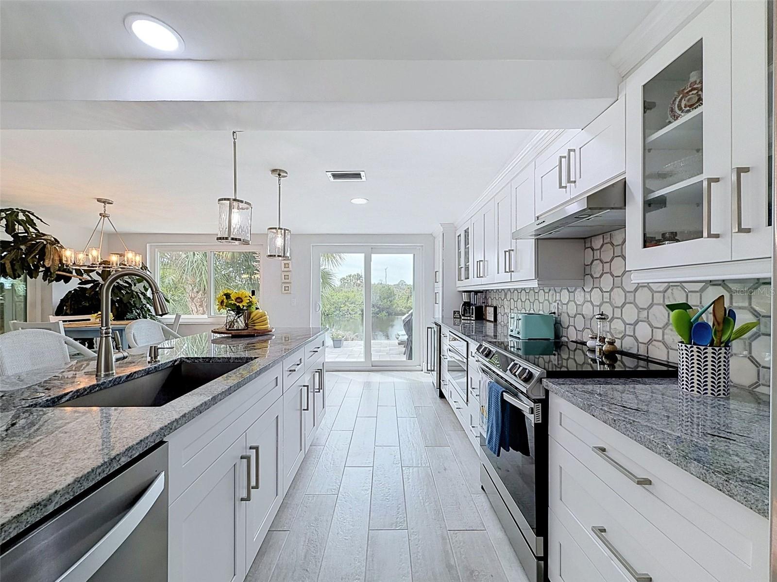 6618 LEESIDE ISLE