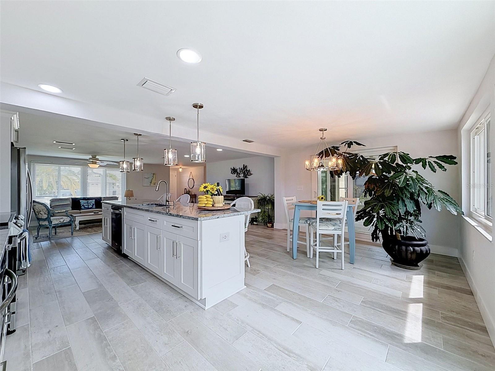 6618 LEESIDE ISLE