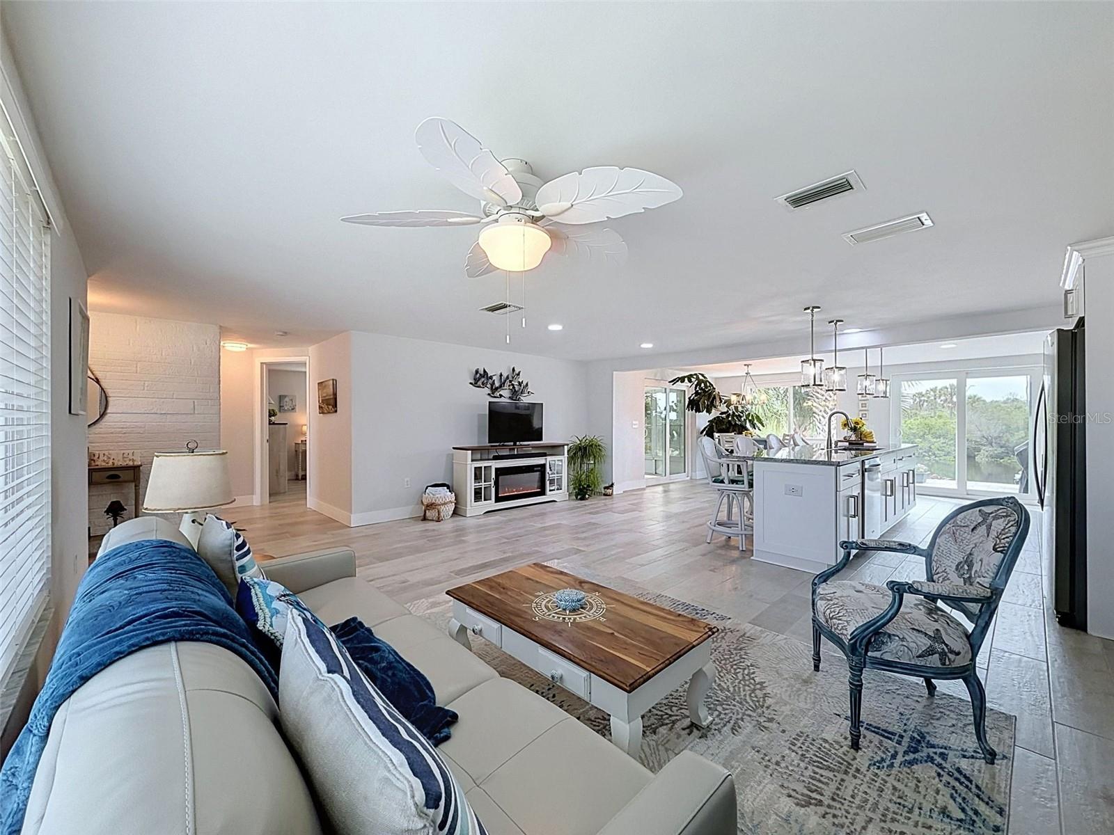 6618 LEESIDE ISLE