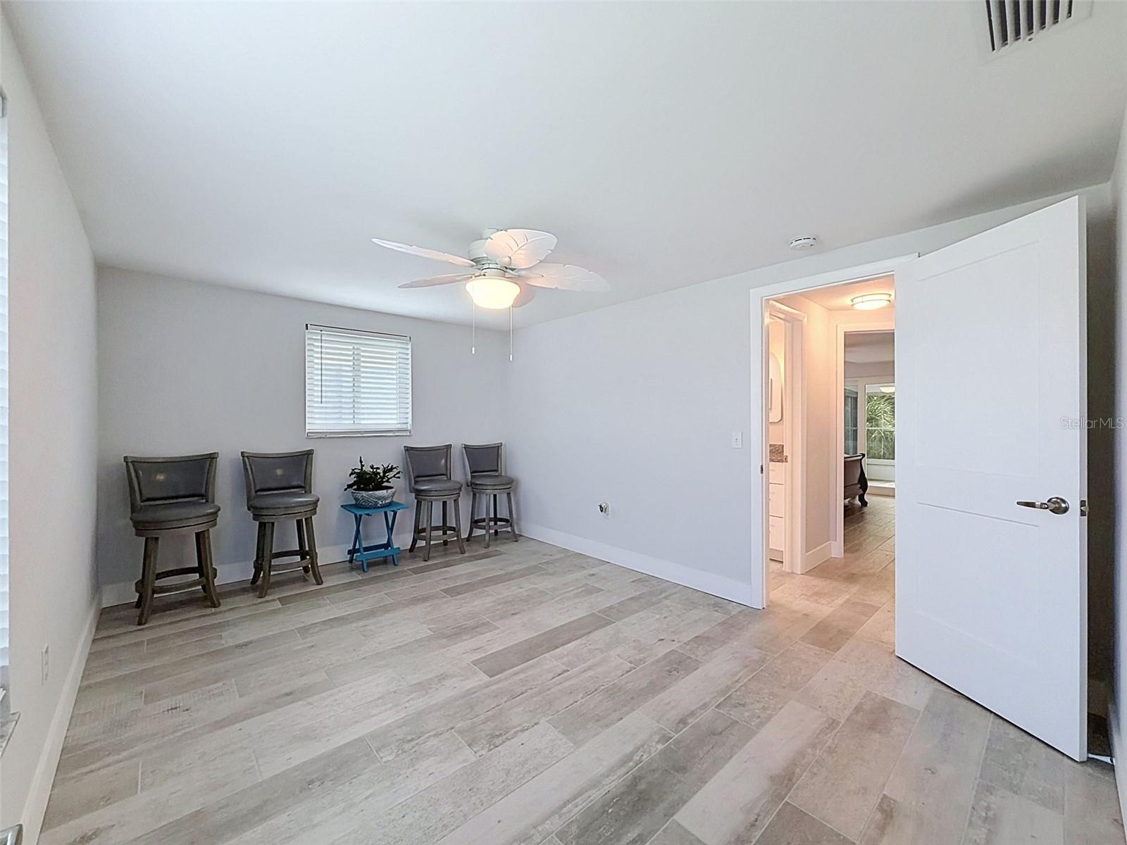 6618 LEESIDE ISLE
