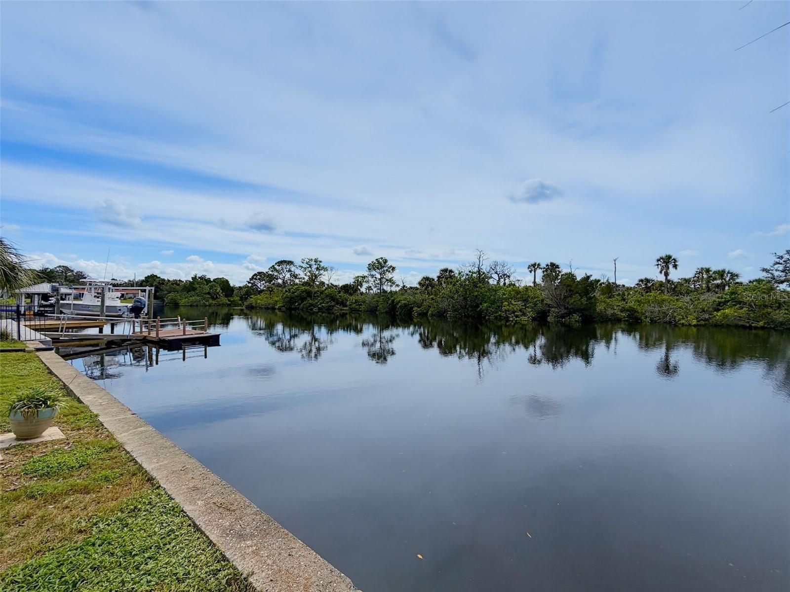 6618 LEESIDE ISLE