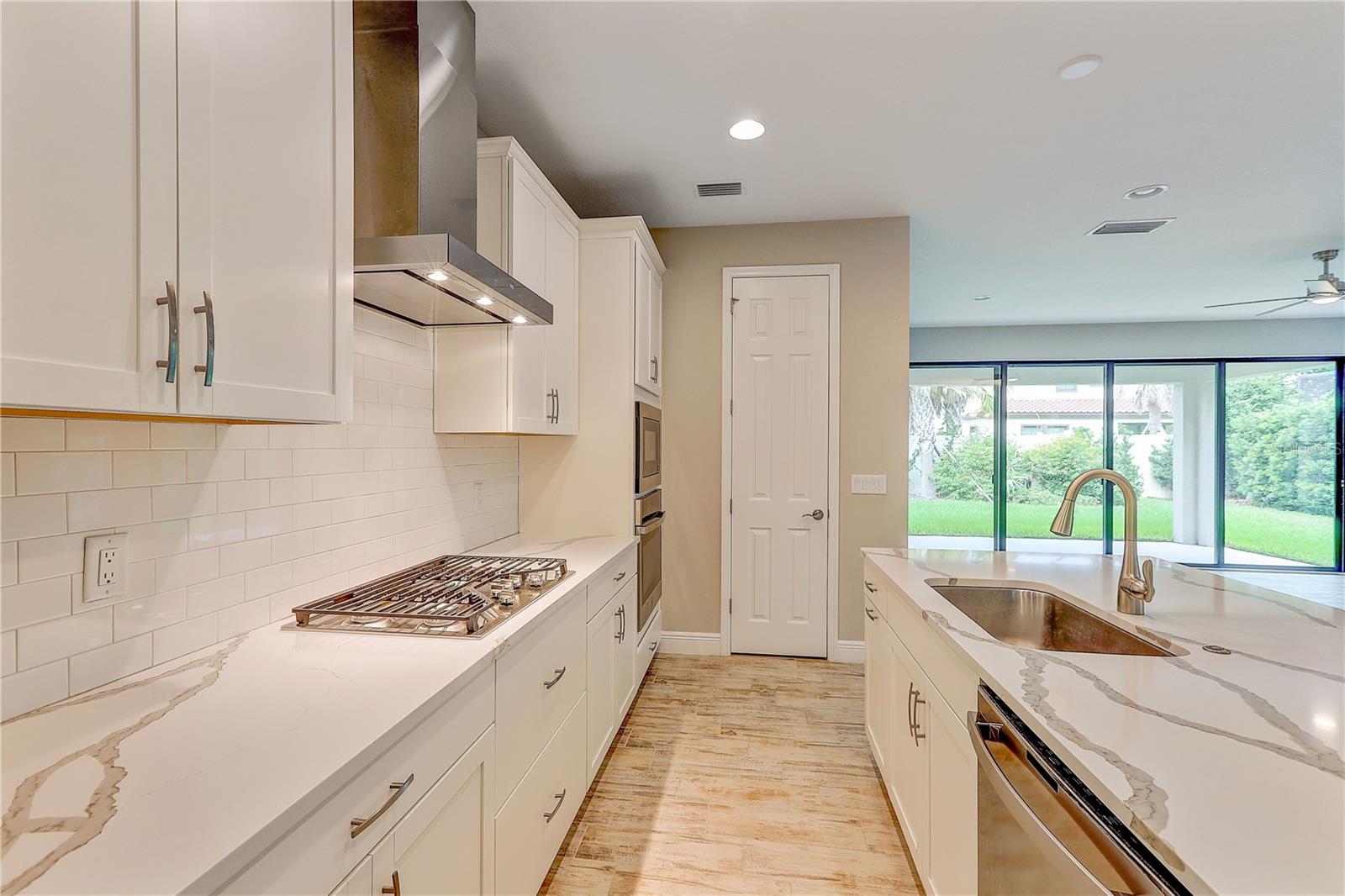 4000 BURDICK LOOP