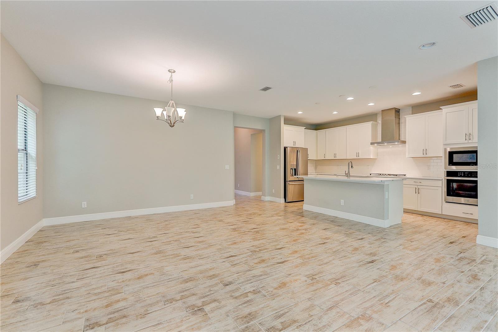 4000 BURDICK LOOP