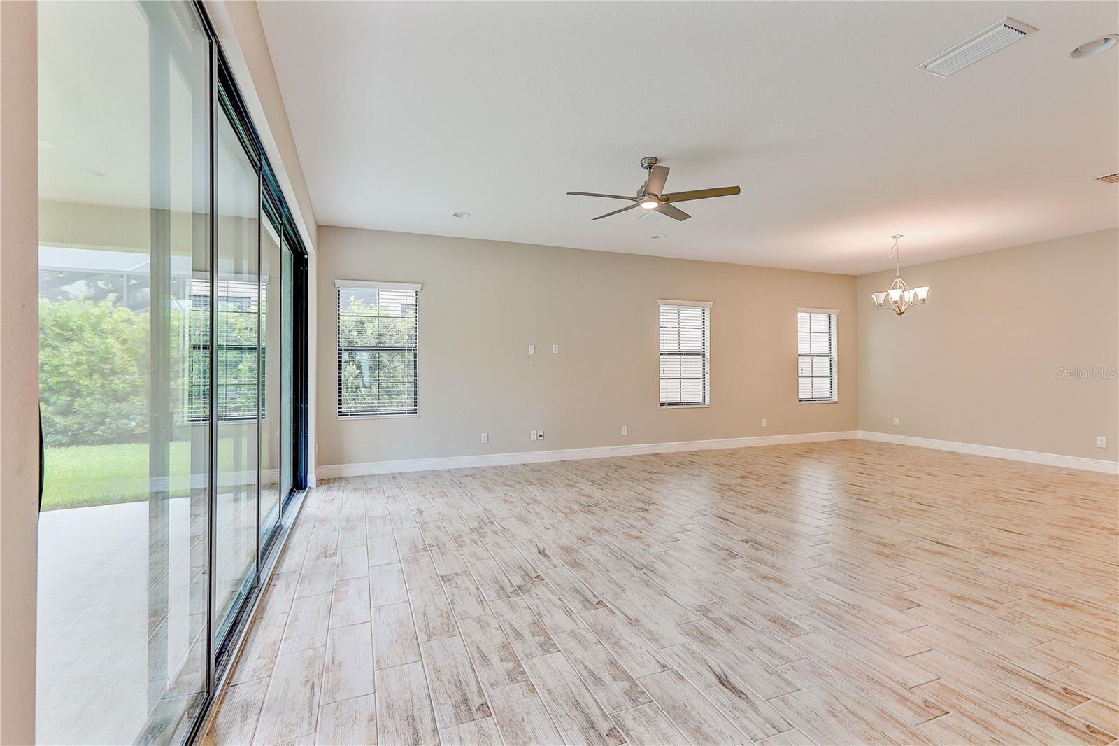 4000 BURDICK LOOP